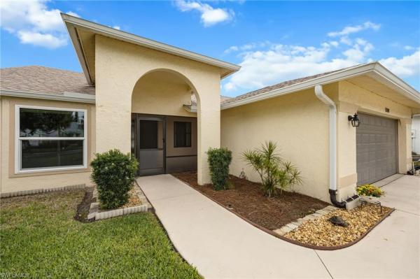 Berkshire Village Villas, 1324 Monarch Cir, Naples, Florida 34116, image 2