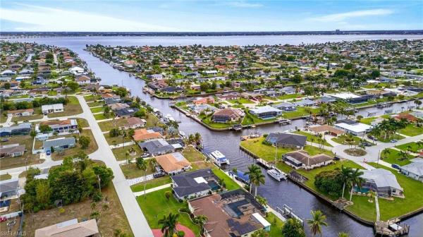 Cape Coral, 1722 28th St, Cape Coral, Florida 33904, image 1