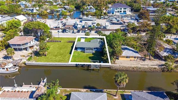 Gulf Shores, 2772 Bayview Dr, Naples, Florida 34112, image 2