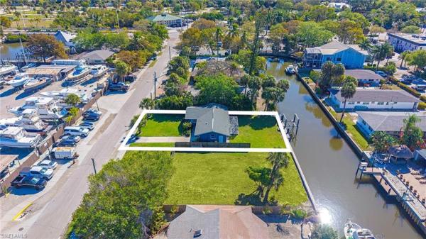 Gulf Shores, 2772 Bayview Dr, Naples, Florida 34112, image 1