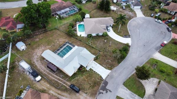 Willow Lake South, 706 Arianne Ct, Lehigh Acres, Florida 33936, image 2