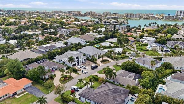 Park Shore, 626 Fountainhead Ln, Naples, Florida 34103, image 1