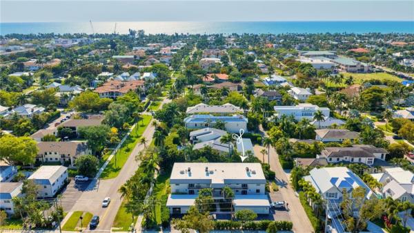 Cardinal Court At Olde Naples, 990 S 8th St #1C, Naples, Florida 34102, image 3