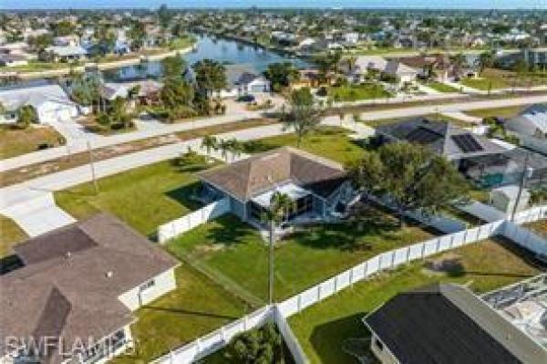 516 Retunda, Cape Coral, Florida 33904, image 2