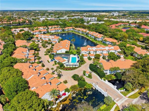 8420 Excalibur Cir #R6, Naples, Florida 34108, image 2