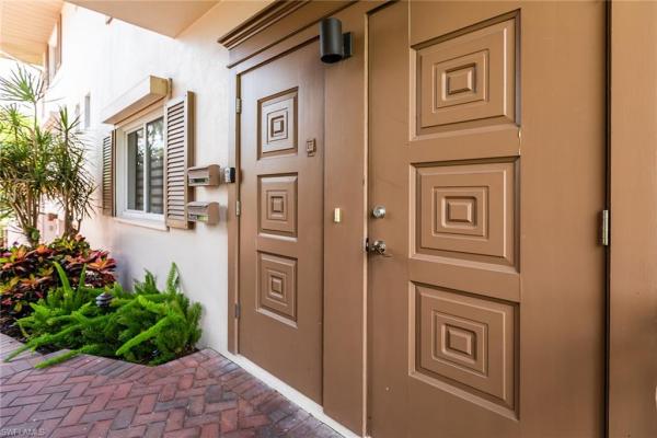Indies West, 2203 N Gulf Shore Blvd #E1, Naples, Florida 34102, image 2