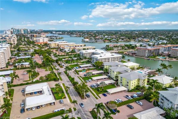 Jennifer Shores, 2850 N Gulf Shore Blvd #102, Naples, Florida 34103, image 3