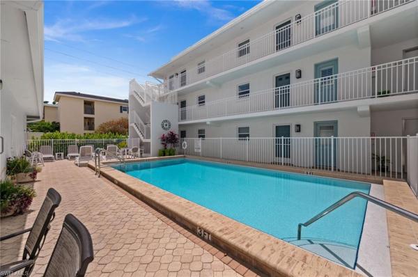 Town Manor At Olde Naples, 1021 S 3rd St #112, Naples, Florida 34102, image 2