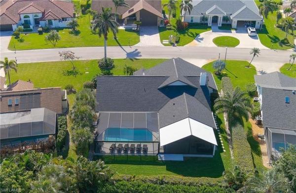 Kings Lake, 2307 Queens Way, Naples, Florida 34112, image 1