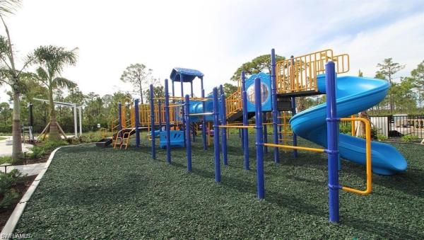 Entrada, 3156 Amadora Cir, Cape Coral, Florida 33909, image 2