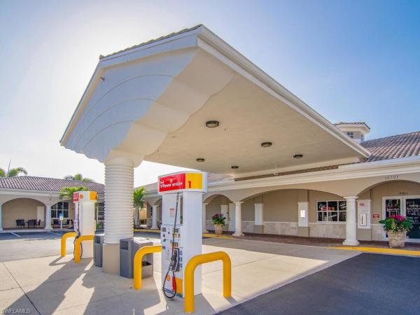 VillageWalk Of Bonita Springs, 15599 Latitude Dr, Bonita Springs, Florida 34135, image 1