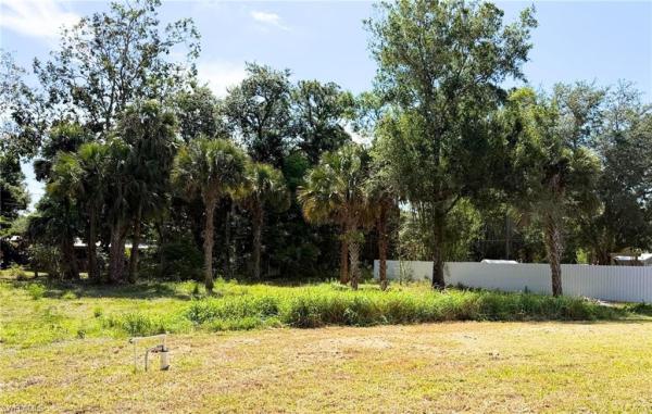 Lehigh Acres, 618 Sheldon Ave, Lehigh Acres, Florida 33936, image 3