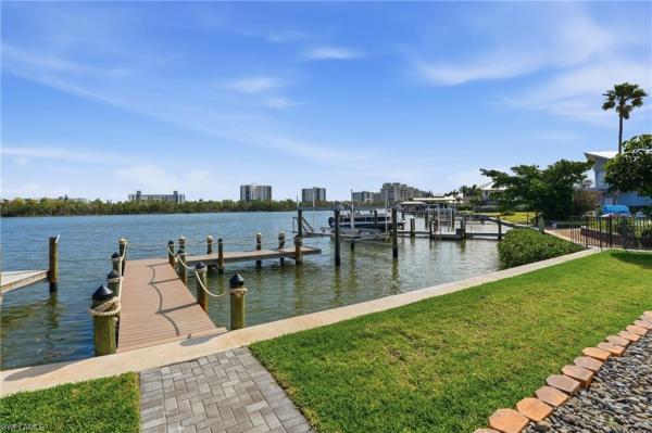 Laguna Shores, 8009 Lagoon Rd, Fort Myers Beach, Florida 33931, image 2