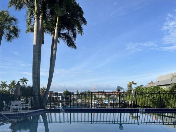 Sea Eagle Club At Oyster Bay, 1666 Osprey Ave #203, Naples, Florida 34102, image 2