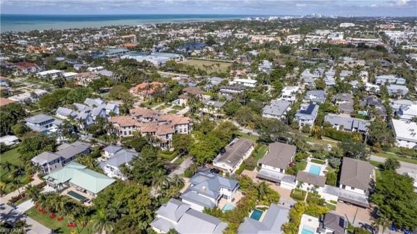 Colonial Manor At Olde Naples, 1019 S 7th St, Naples, Florida 34102, image 1