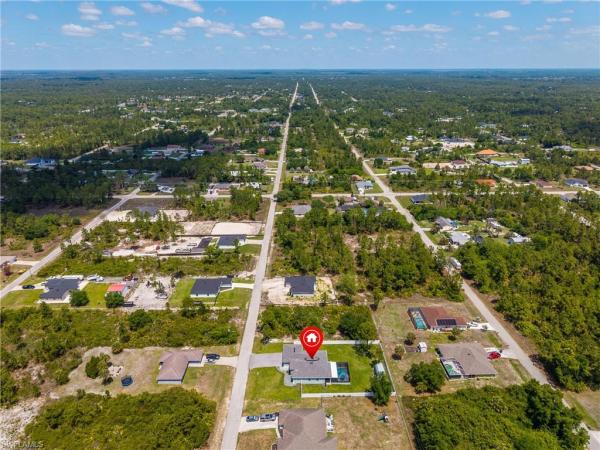 Lehigh Acres, 908 Hibiscus Ave, Lehigh Acres, Florida 33972, image 2