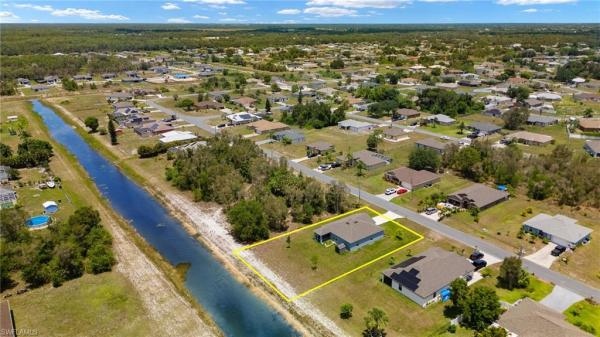 Mirror Lakes, 858 Rue Labeau Cir, Fort Myers, Florida 33913, image 2