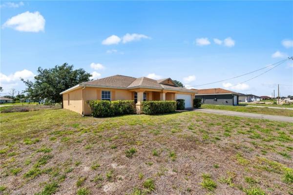 Lehigh Acres Residential, 218 Pembroke St, Lehigh Acres, Florida 33974, image 1