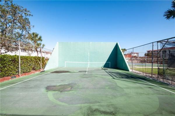 49 S High Point Cir #102, Naples, Florida 34103, image 3
