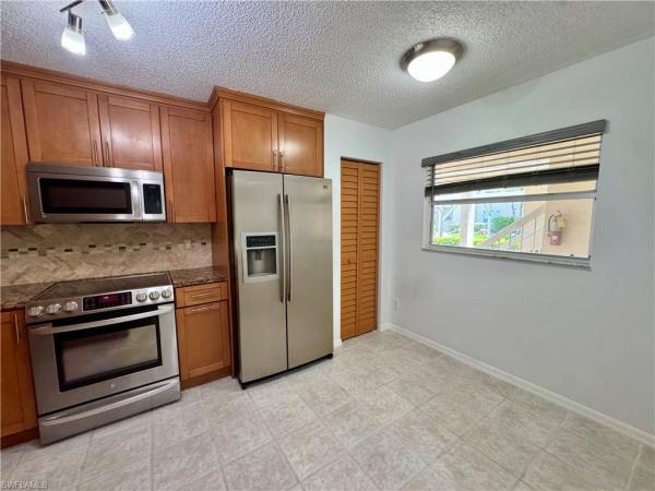 661 Squire Cir #101, Naples, Florida 34104, image 1