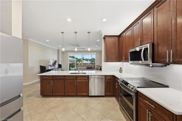 6532 Monterey Pt #202, Naples, Florida 34105, image 3