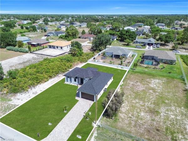 Lehigh Acres, 2606 SW 40th St, Lehigh Acres, Florida 33976, image 2