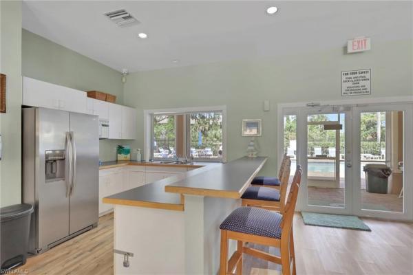 320 Robin Hood Cir #101, Naples, Florida 34104, image 2