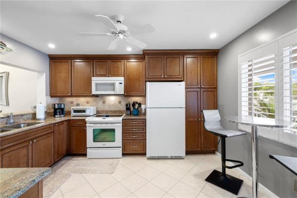 6900 Dennis Cir #J-205, Naples, Florida 34104, image 2