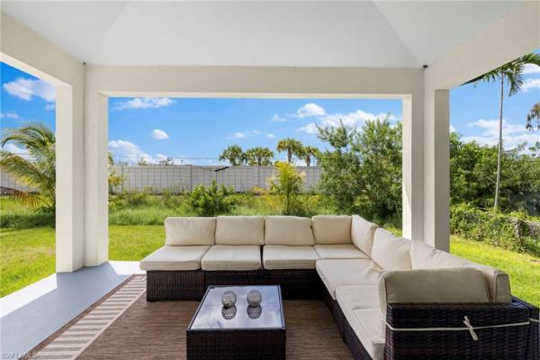 Hallendale, 3032 Woodside Ave, Naples, Florida 34112, image 3