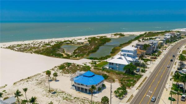 Grand Ole Man, 8246 Estero Blvd, Fort Myers Beach, Florida 33931, image 2