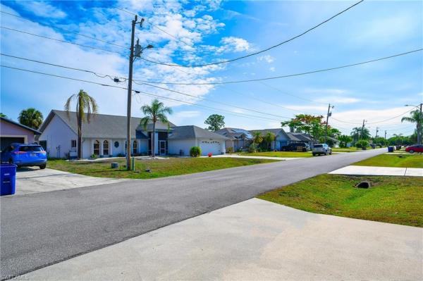 Oakwood, 2519 W 6th St, Lehigh Acres, Florida 33971, image 2