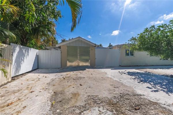 Naples Manor, 5278 Floridan Ave, Naples, Florida 34113, image 3