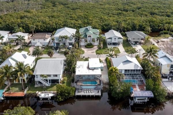 Gulf Harbor, 1283 Grand Canal Dr, Naples, Florida 34110, image 3