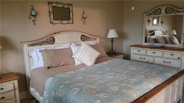 64 4th St #A207, Naples, Florida 34134, image 2