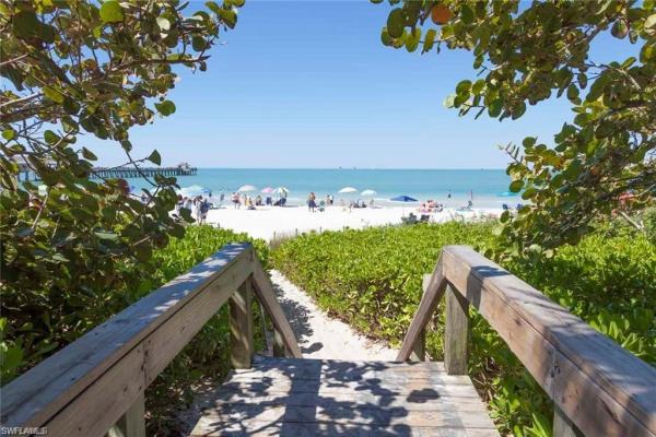 2322 Butterfly Palm Dr, Naples, Florida 34119, image 3