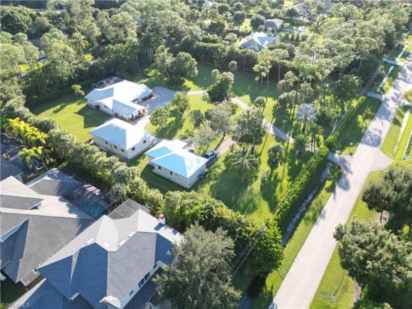 Coach House, 2950 Coach House Ln, Naples, Florida 34105, image 2