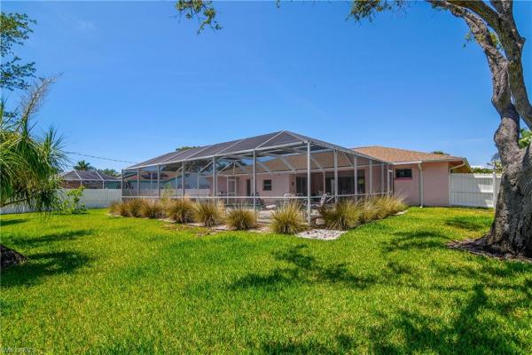 74 8th St, Naples, Florida 34134, image 2
