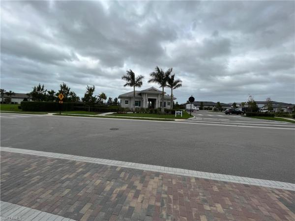 2122 Yellowfin Cir, Naples, Florida 34114, image 1
