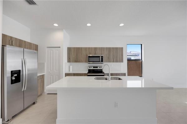 5574 Cassidy Ln, Naples, Florida 34142, image 1