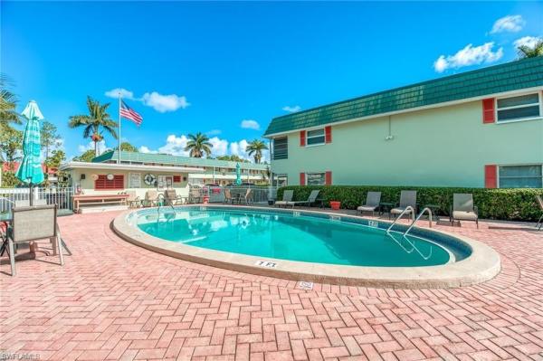 200 Valley Stream Dr #4B, Naples, Florida 34113, image 2