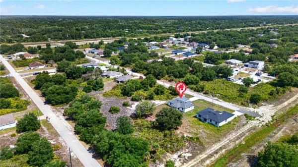 Lehigh Acres, 2524 W 70th St, Lehigh Acres, Florida 33971, image 1