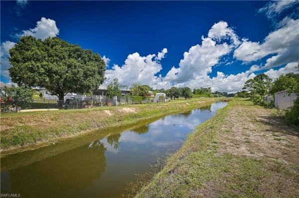 917 Albert Ave, Lehigh Acres, Florida 33971, image 1