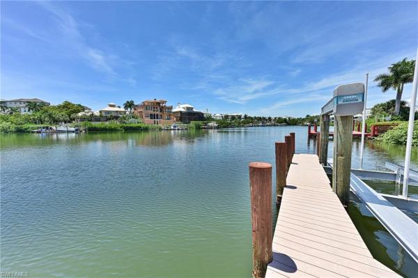 219 Bayfront Dr, Naples, Florida 34134, image 2