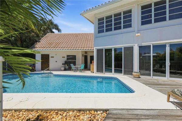 Sanibel Isles, 1748 Jewel Box Dr, Sanibel, Florida 33957, image 2
