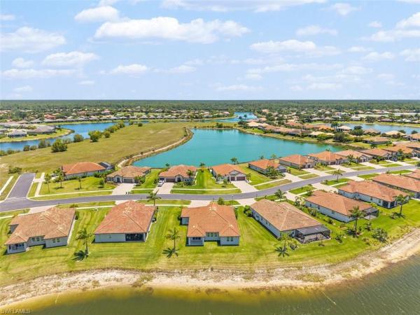Valencia Lakes, 2038 Grove Dr, Naples, Florida 34120, image 1