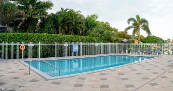 621 Squire Cir #204, Naples, Florida 34104, image 3