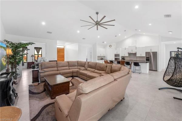 Royal Palm Golf Estates, 18355 Fairmont Dr, Naples, Florida 34114, image 2