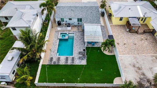 Holiday Shores, 4831 Coquina Rd, Fort Myers Beach, Florida 33931, image 1