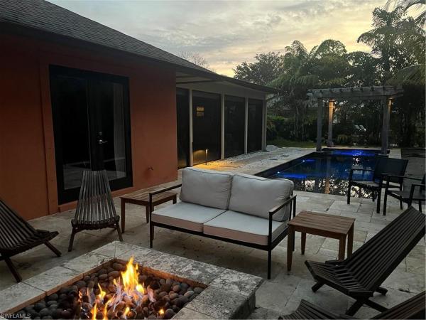 Victoria Park, 240 Nottingham Dr, Naples, Florida 34109, image 2
