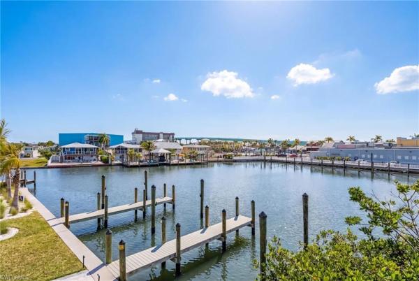 Island Shores, 855 Lagoon St #4, Fort Myers Beach, Florida 33931, image 3